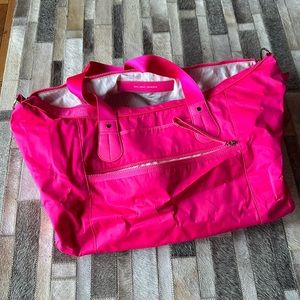 HOT pink lululemon duffel bag